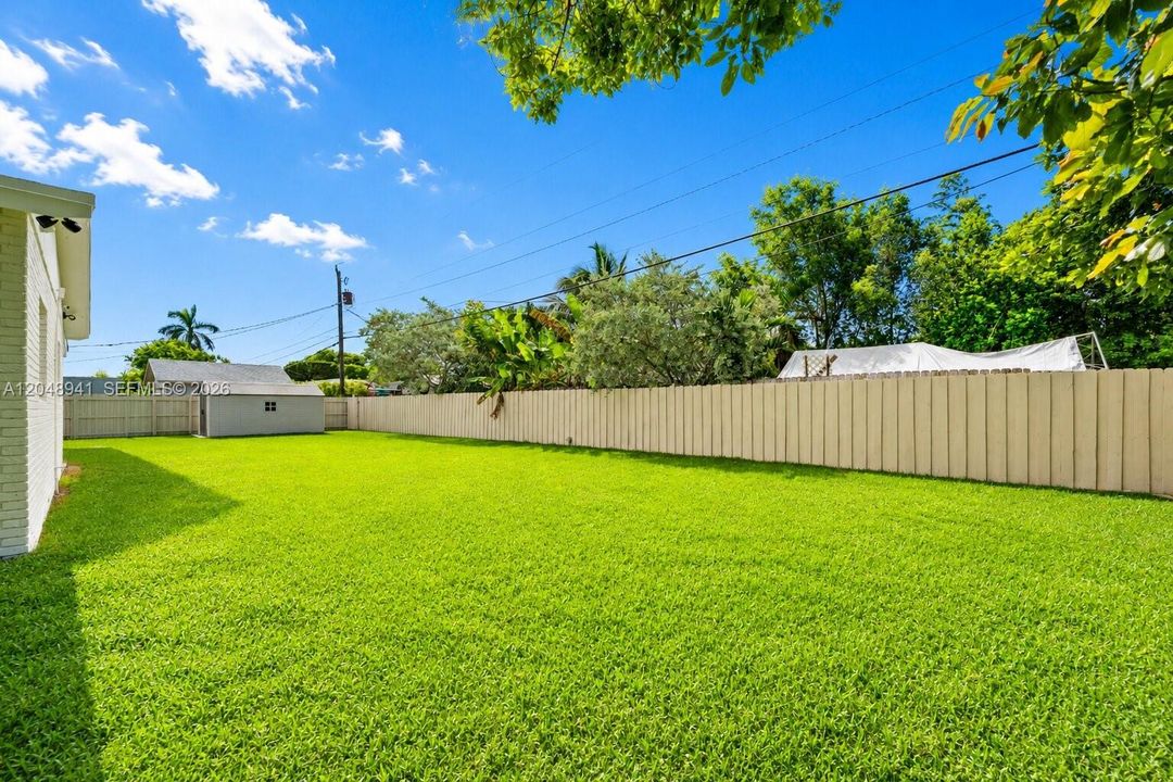 For Sale: $699,000 (3 beds, 2 baths, 1435 Square Feet)