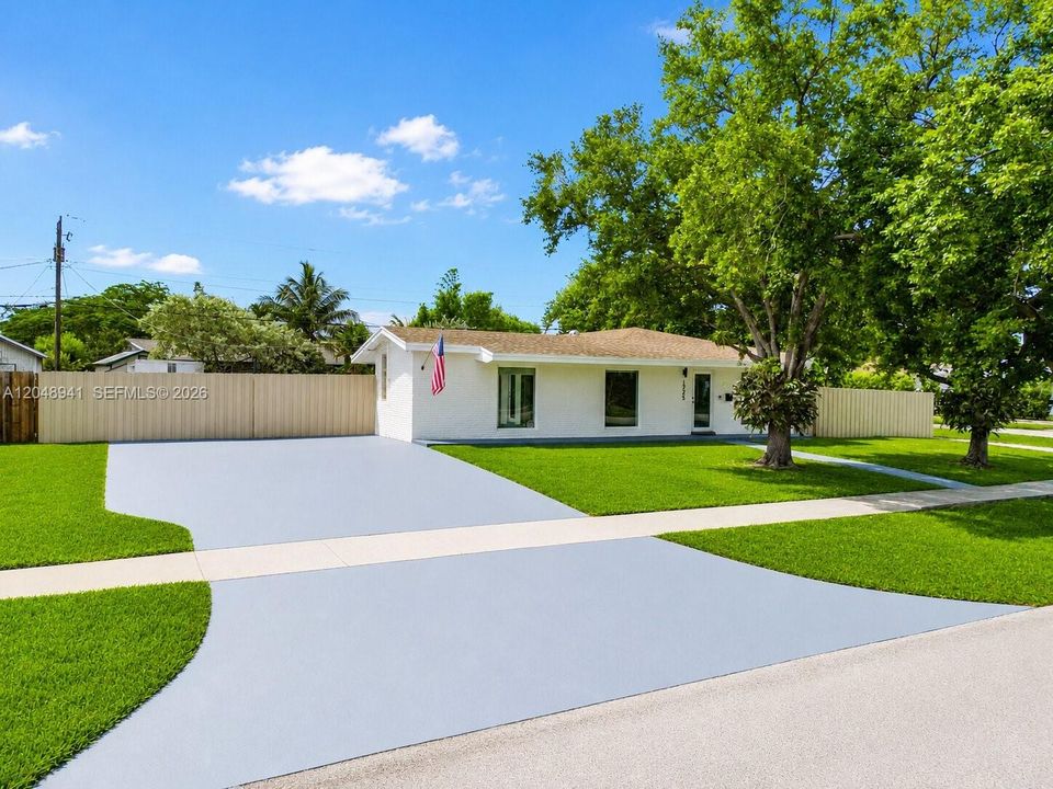 For Sale: $699,000 (3 beds, 2 baths, 1435 Square Feet)