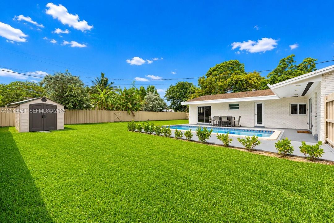 For Sale: $699,000 (3 beds, 2 baths, 1435 Square Feet)