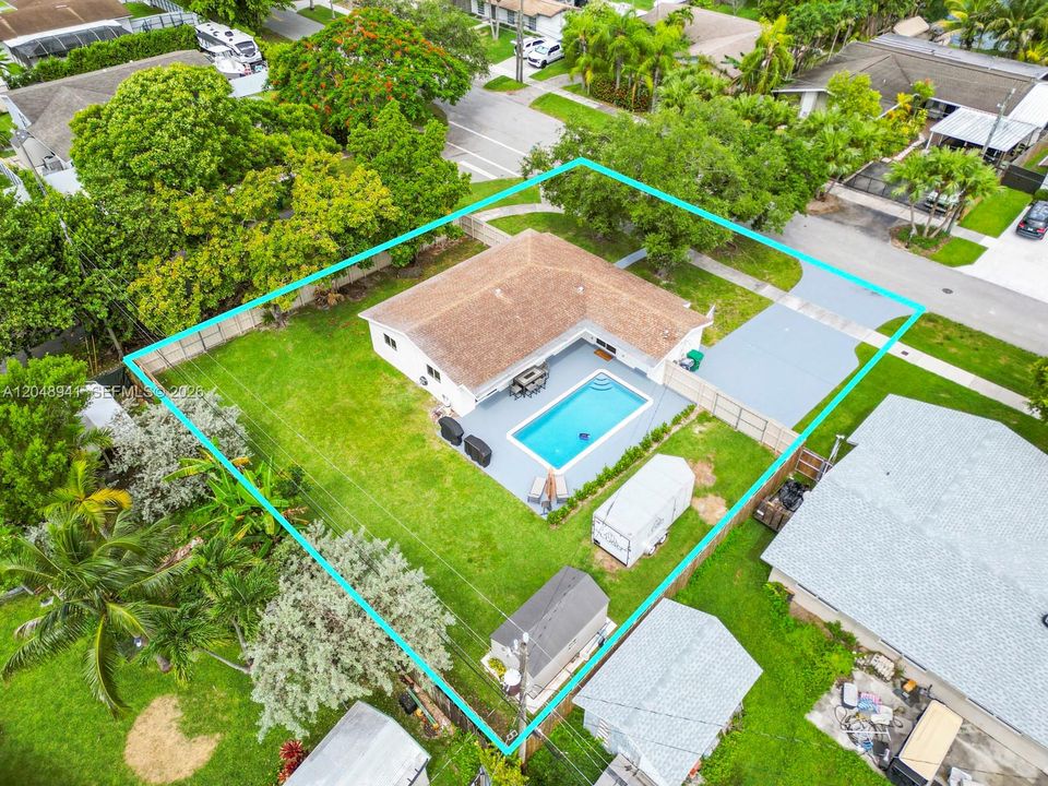 For Sale: $699,000 (3 beds, 2 baths, 1435 Square Feet)