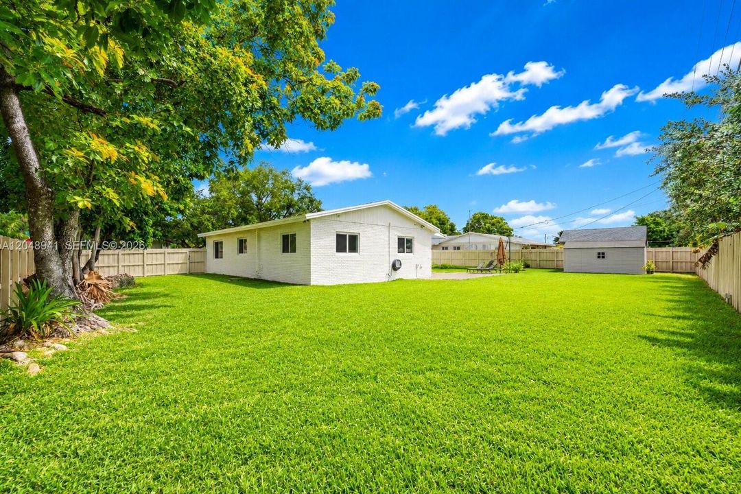For Sale: $699,000 (3 beds, 2 baths, 1435 Square Feet)