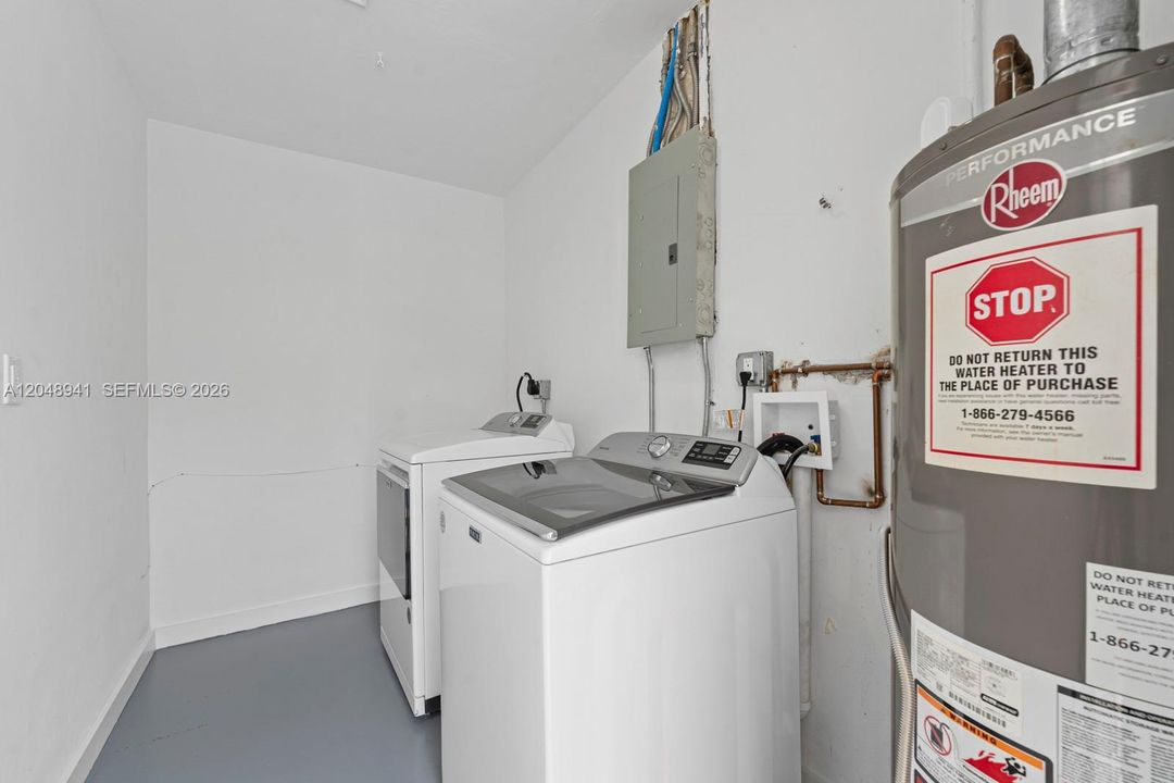 For Sale: $699,000 (3 beds, 2 baths, 1435 Square Feet)