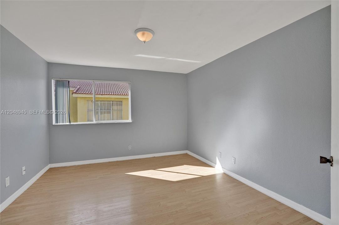 For Rent: $2,400 (2 beds, 2 baths, 1065 Square Feet)