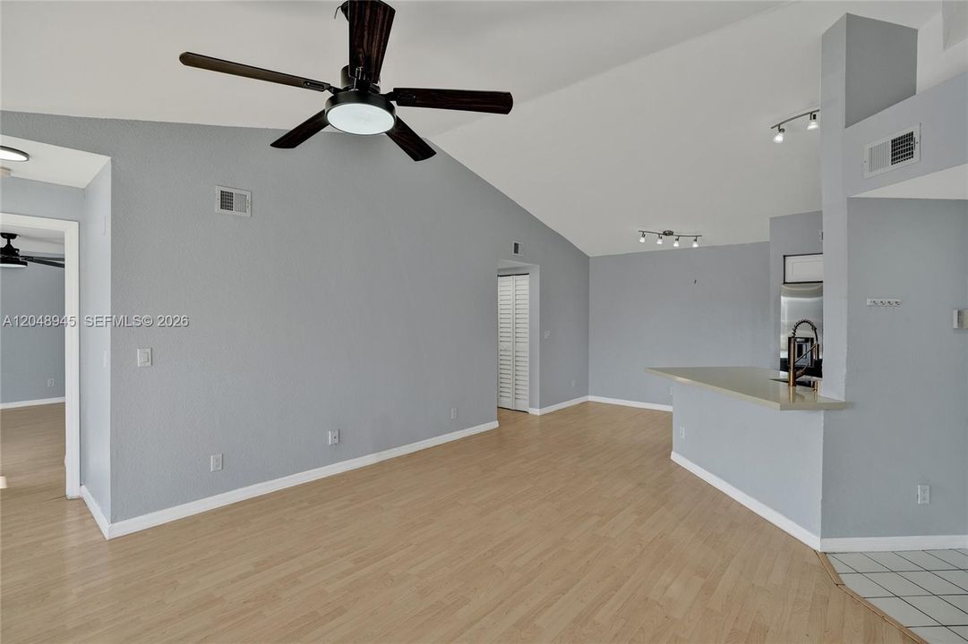 For Rent: $2,400 (2 beds, 2 baths, 1065 Square Feet)