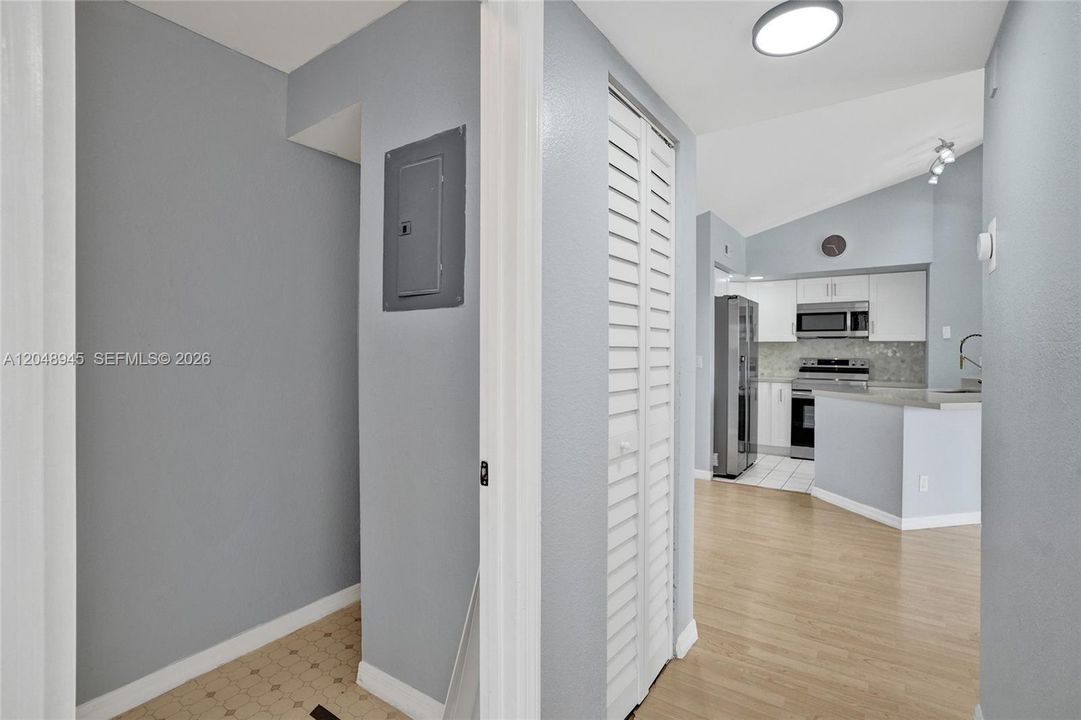 For Rent: $2,400 (2 beds, 2 baths, 1065 Square Feet)