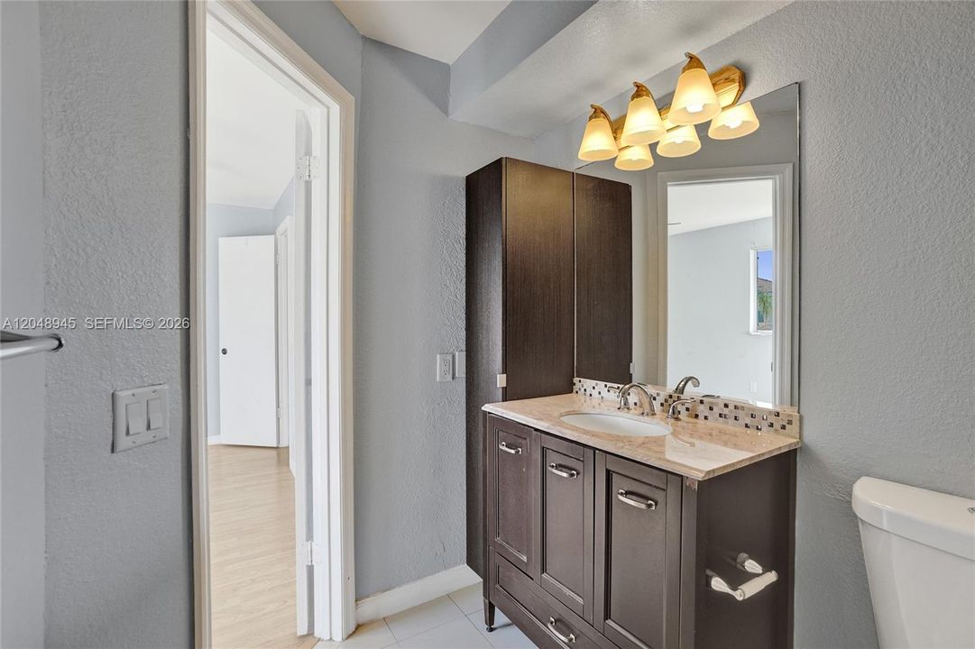 For Rent: $2,400 (2 beds, 2 baths, 1065 Square Feet)