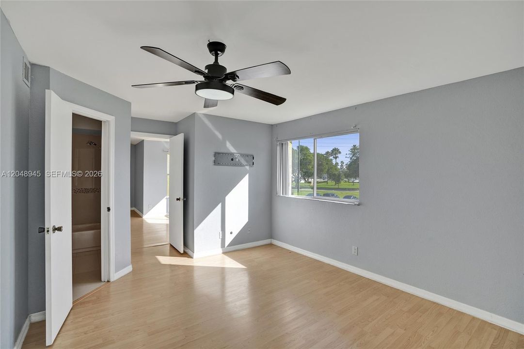 For Rent: $2,400 (2 beds, 2 baths, 1065 Square Feet)