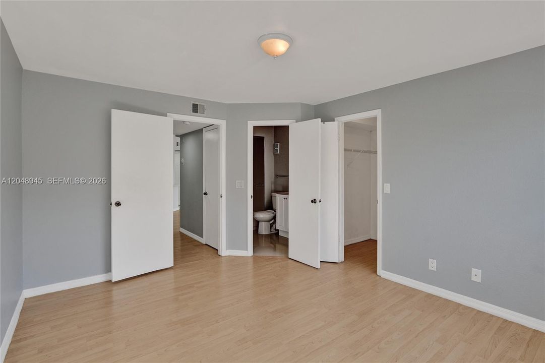 For Rent: $2,400 (2 beds, 2 baths, 1065 Square Feet)