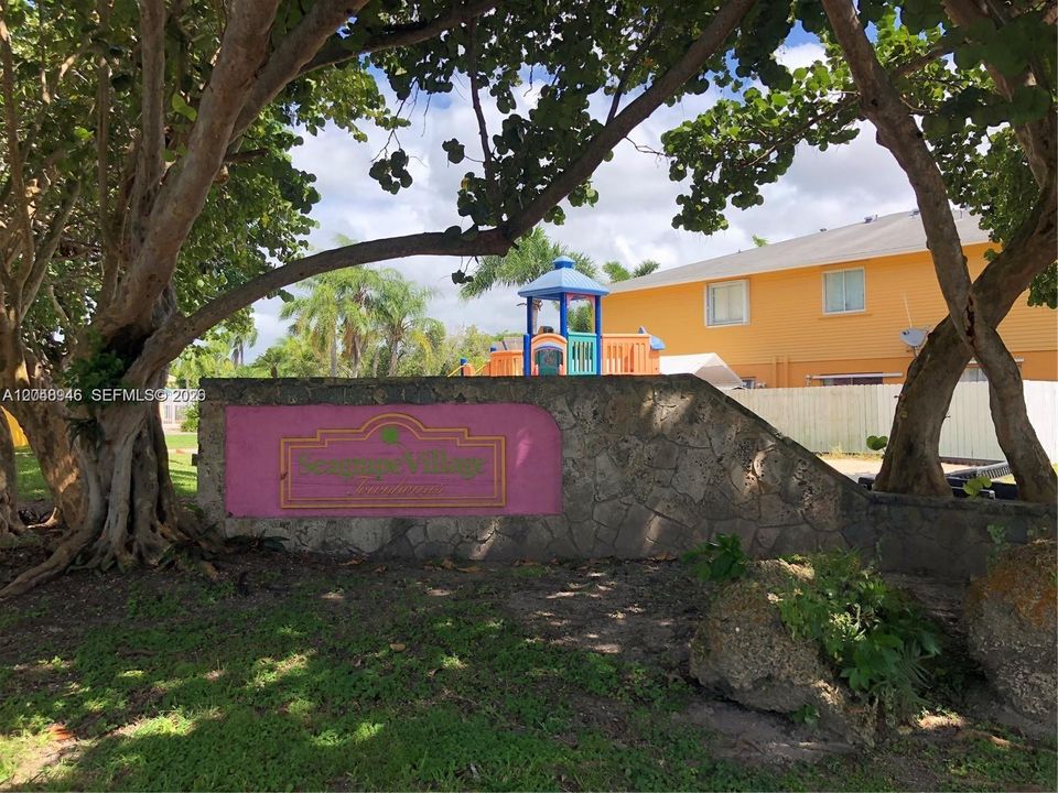 For Sale: $272,000 (3 beds, 1 baths, 1167 Square Feet)