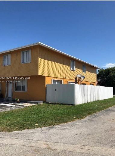 For Sale: $272,000 (3 beds, 1 baths, 1167 Square Feet)