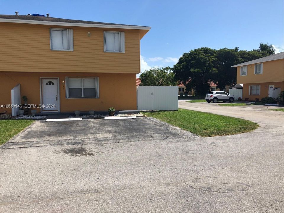 For Sale: $272,000 (3 beds, 1 baths, 1167 Square Feet)