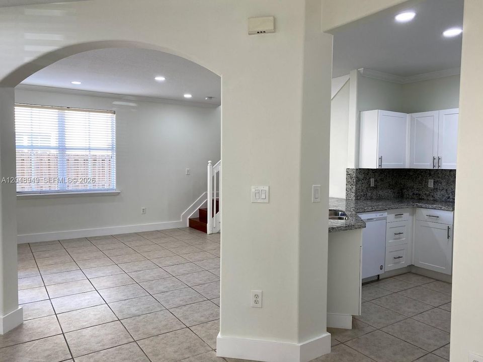For Rent: $3,800 (3 beds, 2 baths, 1671 Square Feet)