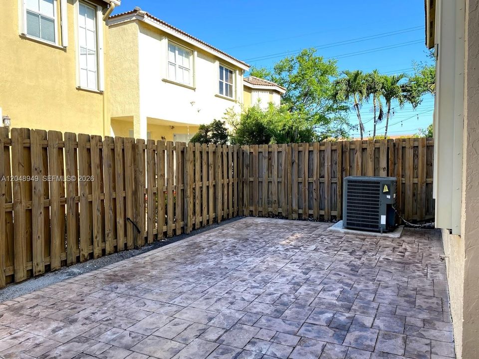 For Rent: $3,800 (3 beds, 2 baths, 1671 Square Feet)