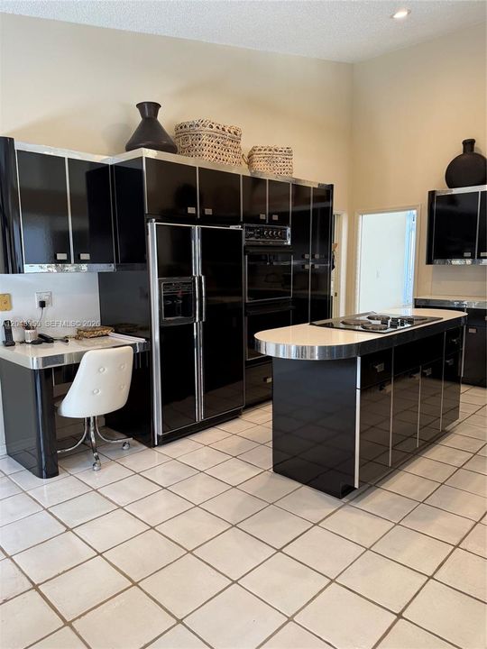 En Venta: $1,399,900 (3 camas, 2 baños, 3612 Pies cuadrados)