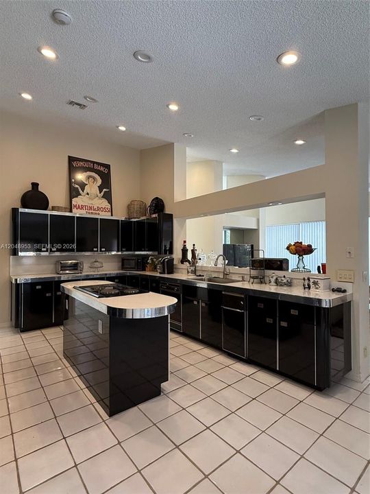 En Venta: $1,399,900 (3 camas, 2 baños, 3612 Pies cuadrados)