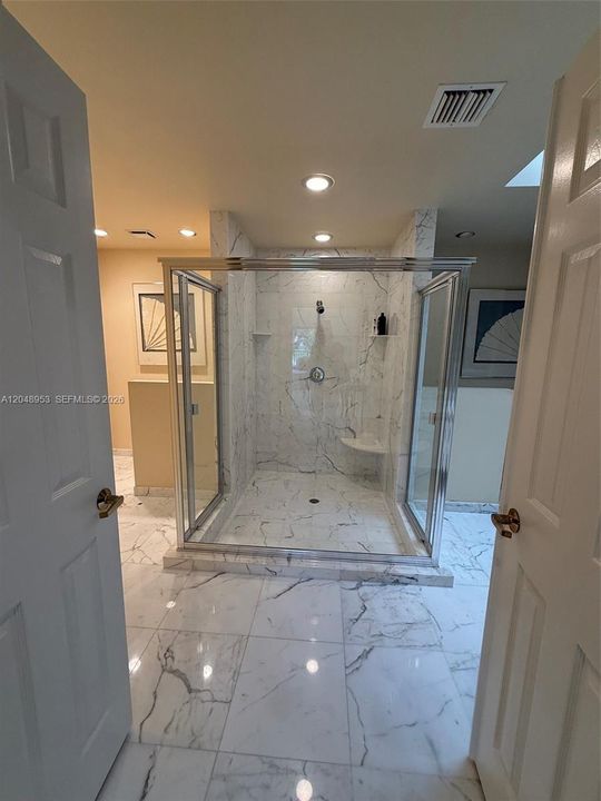 En Venta: $1,399,900 (3 camas, 2 baños, 3612 Pies cuadrados)
