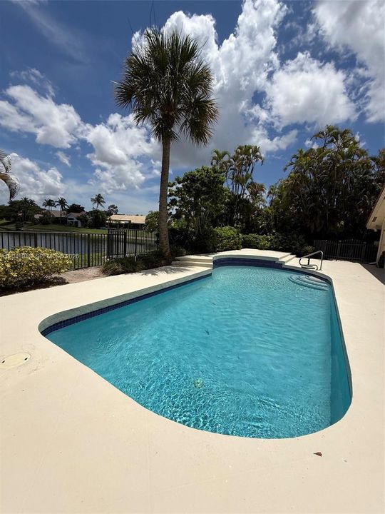 En Venta: $1,399,900 (3 camas, 2 baños, 3612 Pies cuadrados)