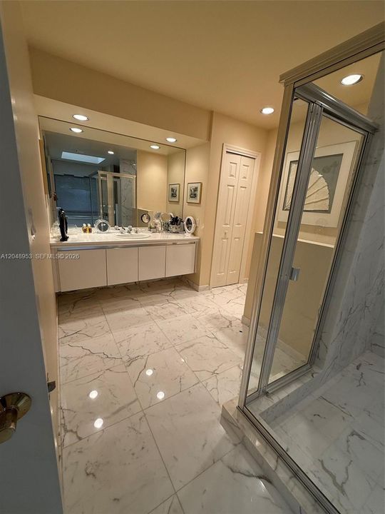 En Venta: $1,399,900 (3 camas, 2 baños, 3612 Pies cuadrados)
