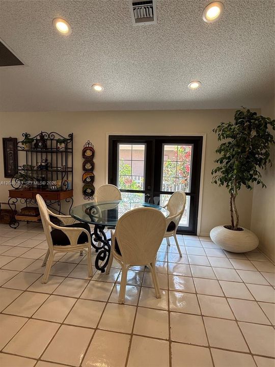 En Venta: $1,399,900 (3 camas, 2 baños, 3612 Pies cuadrados)