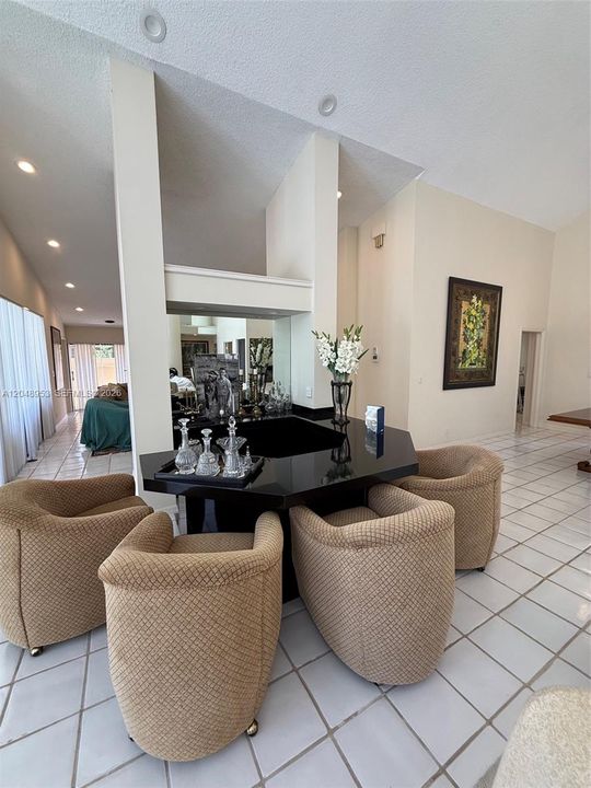 En Venta: $1,399,900 (3 camas, 2 baños, 3612 Pies cuadrados)