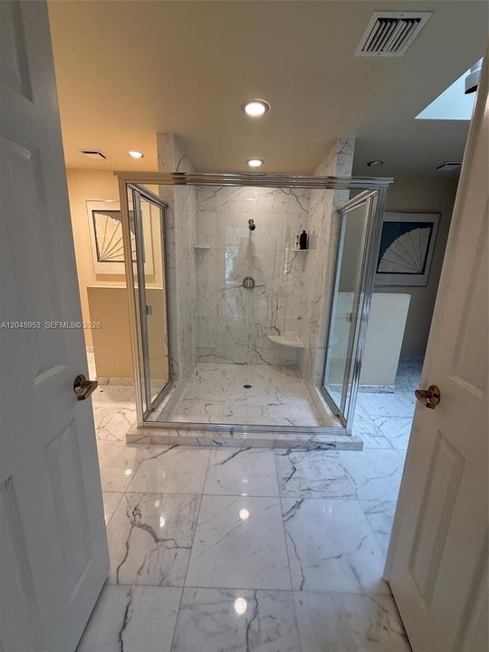 En Venta: $1,399,900 (3 camas, 2 baños, 3612 Pies cuadrados)
