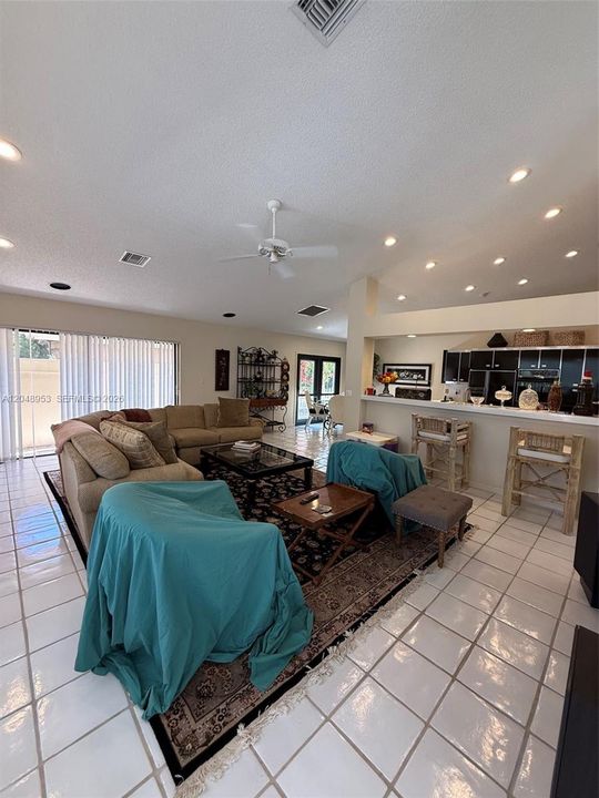 En Venta: $1,399,900 (3 camas, 2 baños, 3612 Pies cuadrados)