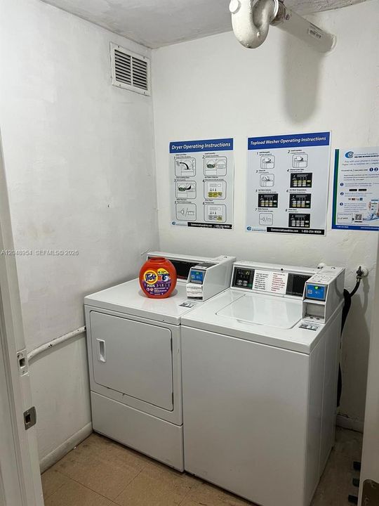 Под контрактом: $1,900 (1 спален, 1 ванн, 900 Квадратных фут)