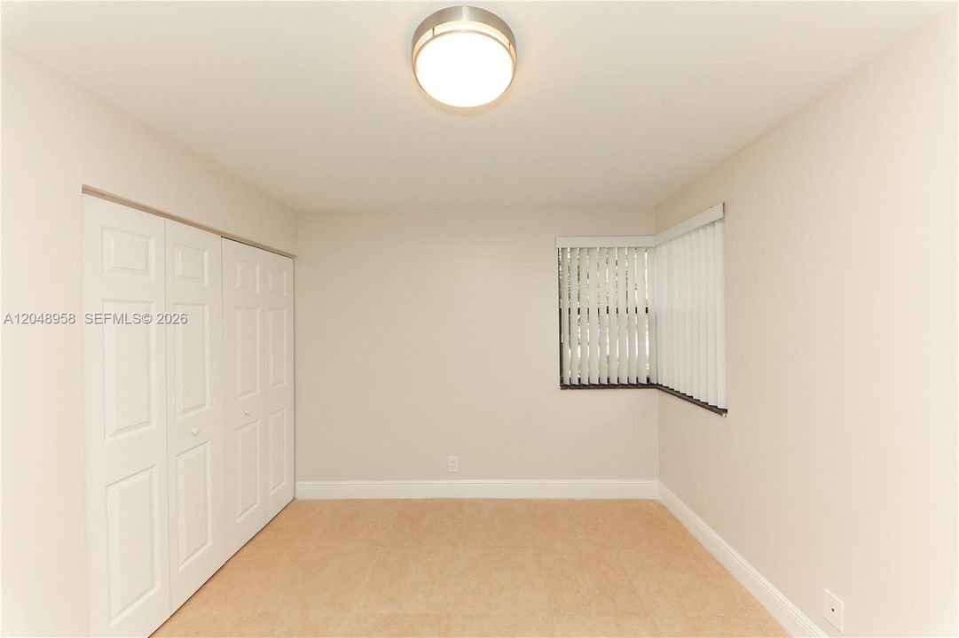For Rent: $2,350 (2 beds, 2 baths, 963 Square Feet)