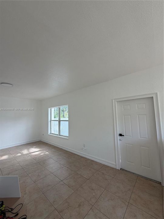 For Rent: $3,300 (4 beds, 2 baths, 2734 Square Feet)