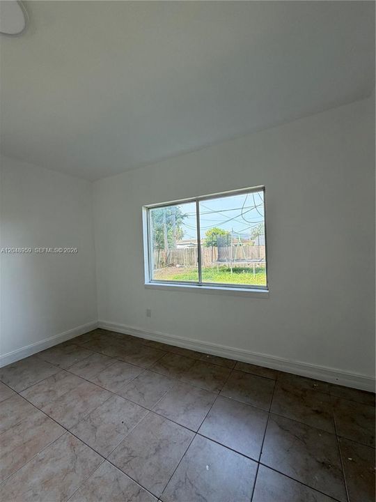 For Rent: $3,300 (4 beds, 2 baths, 2734 Square Feet)