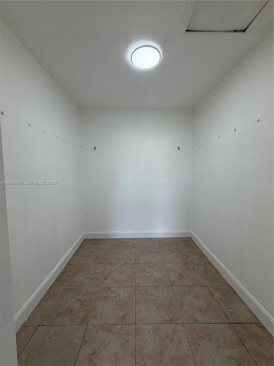 For Rent: $3,300 (4 beds, 2 baths, 2734 Square Feet)