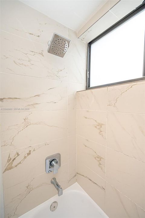 For Rent: $2,600 (2 beds, 1 baths, 16979 Square Feet)