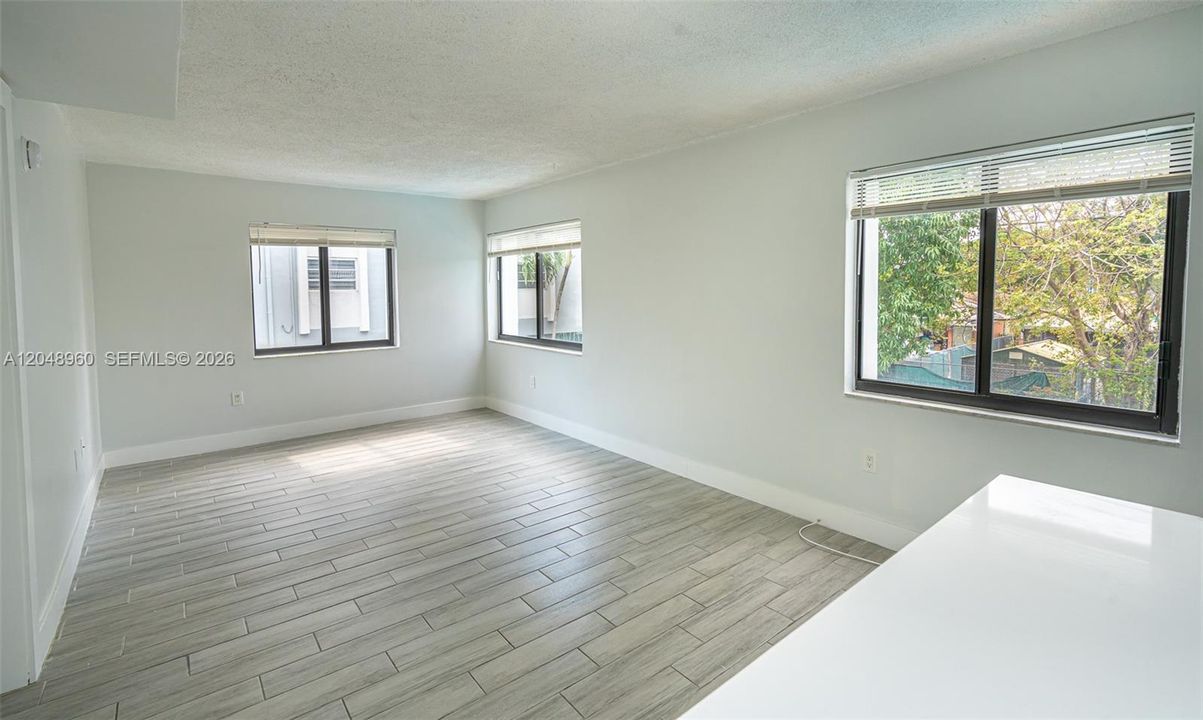 For Rent: $2,600 (2 beds, 1 baths, 16979 Square Feet)