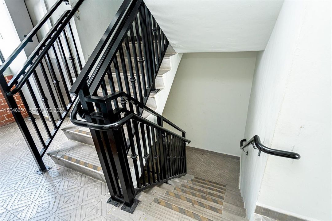 For Rent: $2,600 (2 beds, 1 baths, 16979 Square Feet)