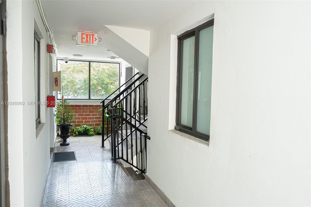 For Rent: $2,600 (2 beds, 1 baths, 16979 Square Feet)