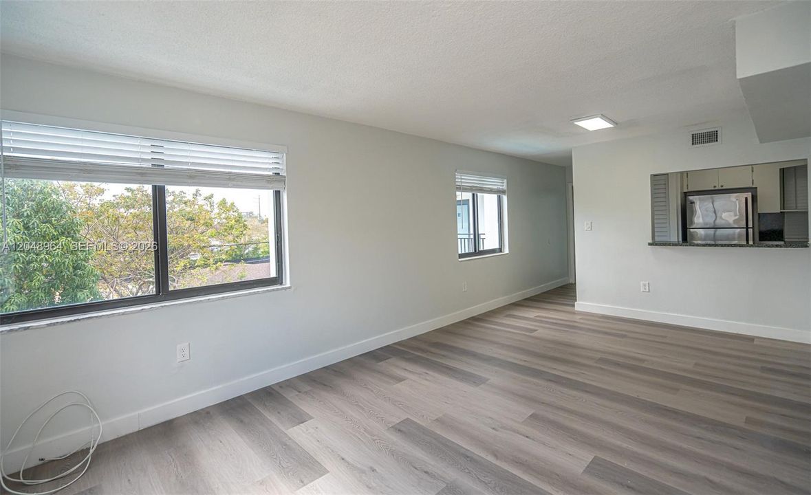 For Rent: $2,600 (2 beds, 1 baths, 16979 Square Feet)