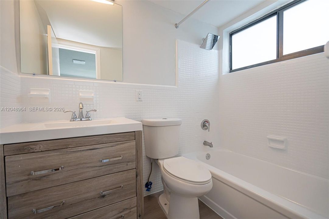 For Rent: $2,600 (2 beds, 1 baths, 16979 Square Feet)