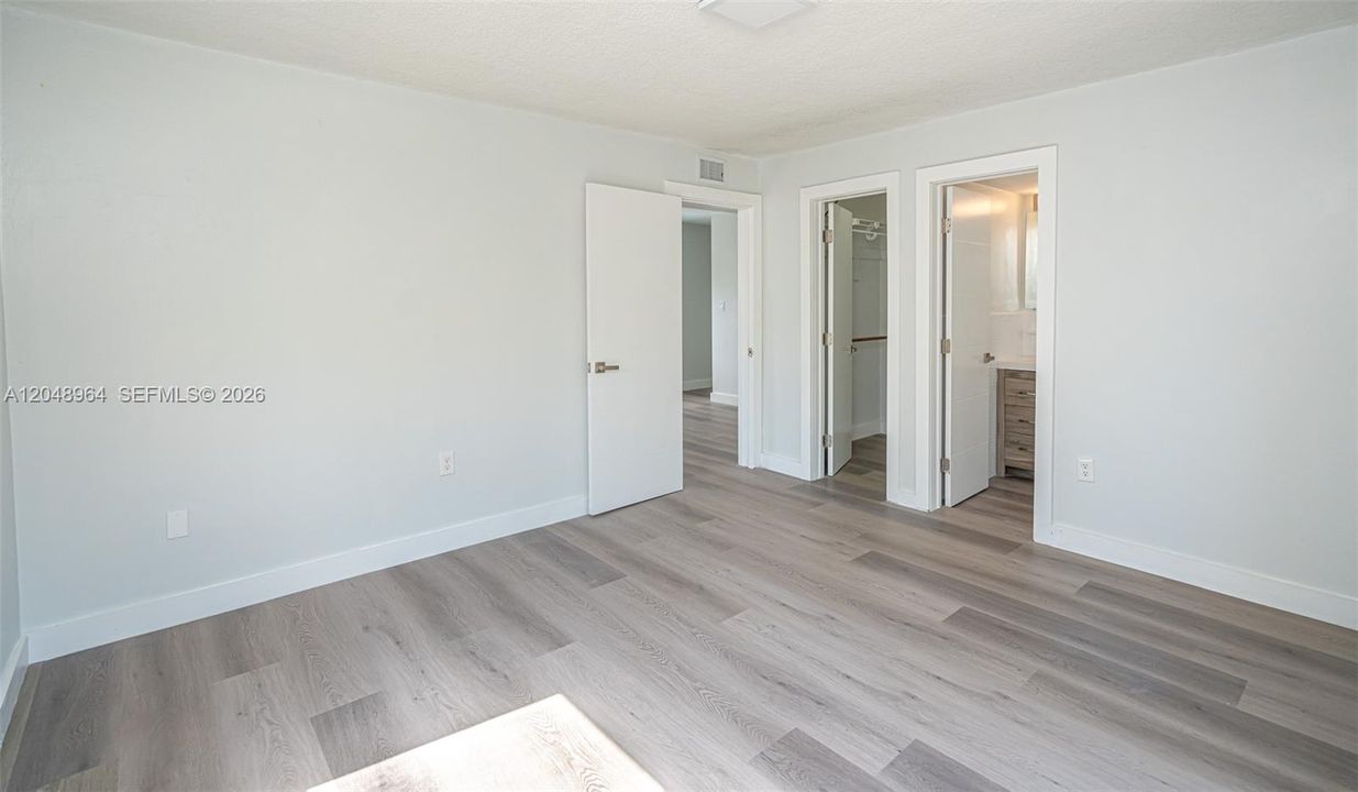 For Rent: $2,600 (2 beds, 1 baths, 16979 Square Feet)