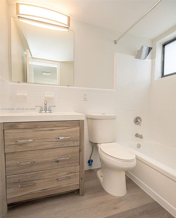 For Rent: $2,600 (2 beds, 1 baths, 16979 Square Feet)