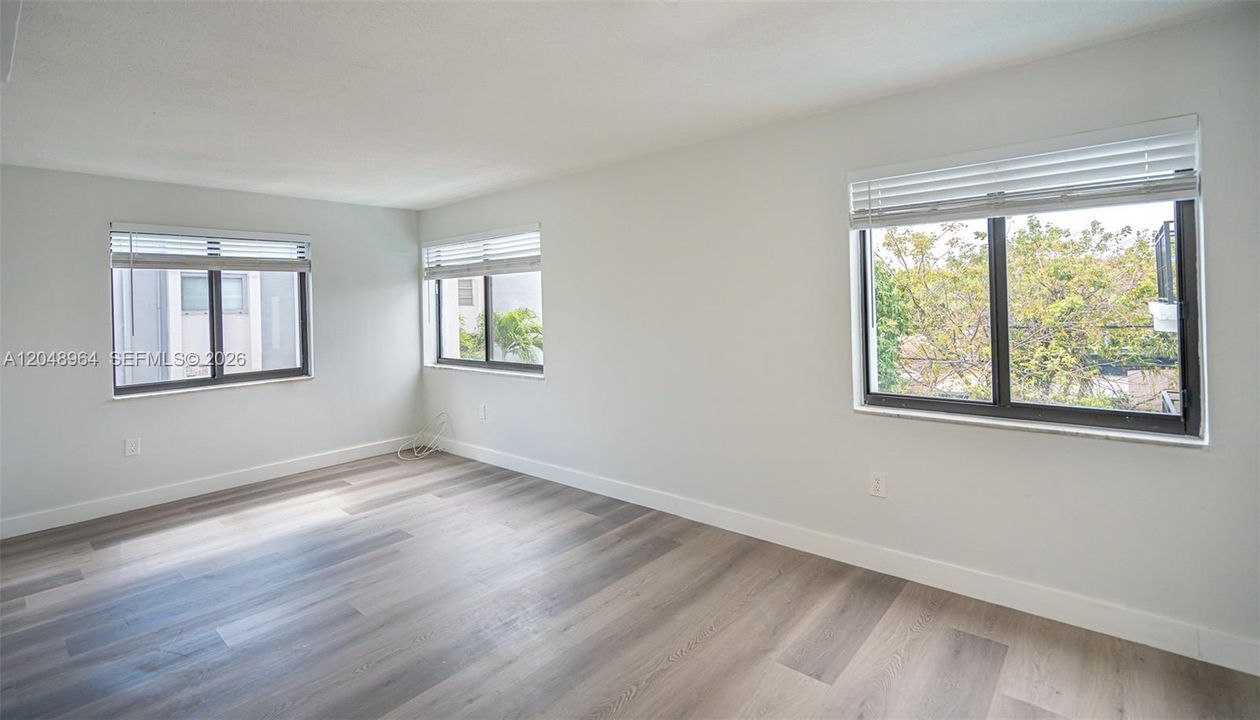 For Rent: $2,600 (2 beds, 1 baths, 16979 Square Feet)