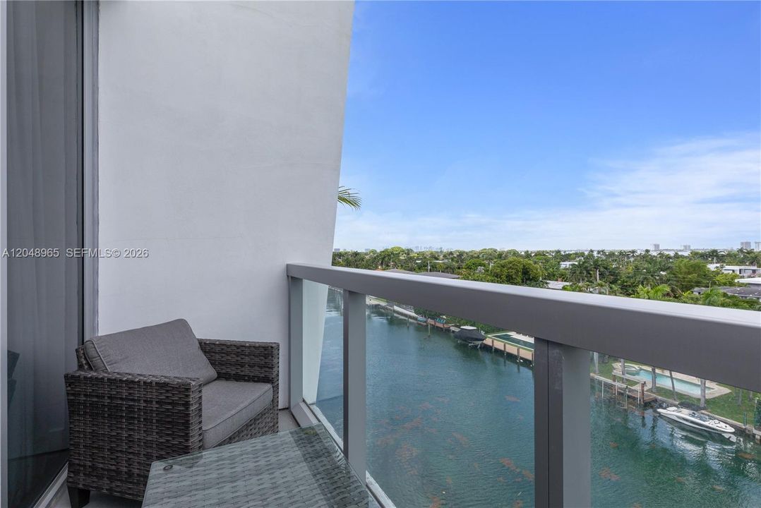 For Sale: $2,199,000 (3 beds, 3 baths, 1882 Square Feet)