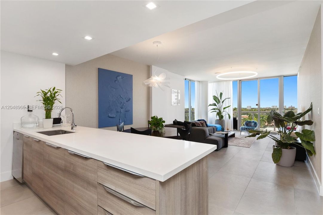For Sale: $2,199,000 (3 beds, 3 baths, 1882 Square Feet)