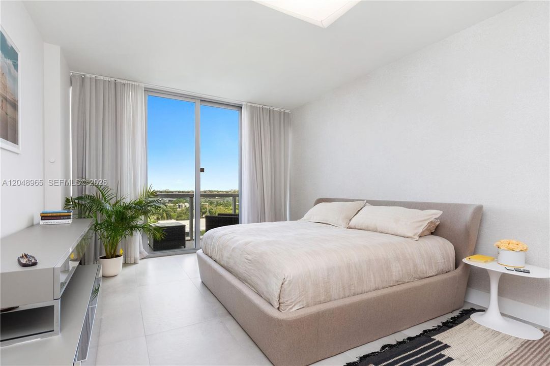 For Sale: $2,199,000 (3 beds, 3 baths, 1882 Square Feet)