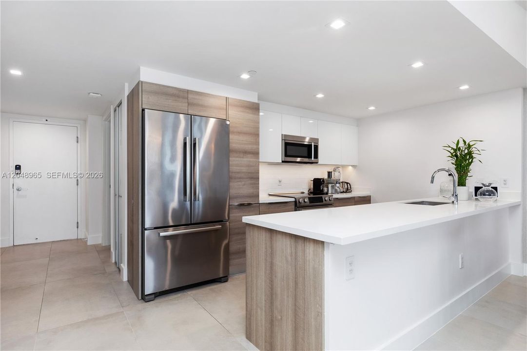 For Sale: $2,199,000 (3 beds, 3 baths, 1882 Square Feet)