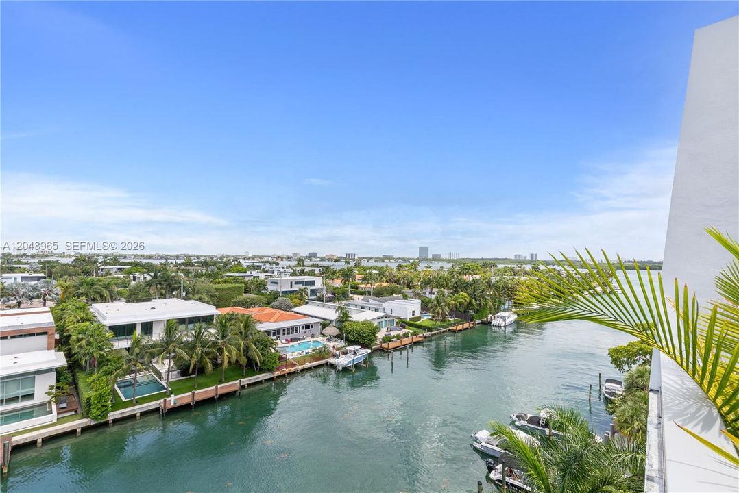 For Sale: $2,199,000 (3 beds, 3 baths, 1882 Square Feet)