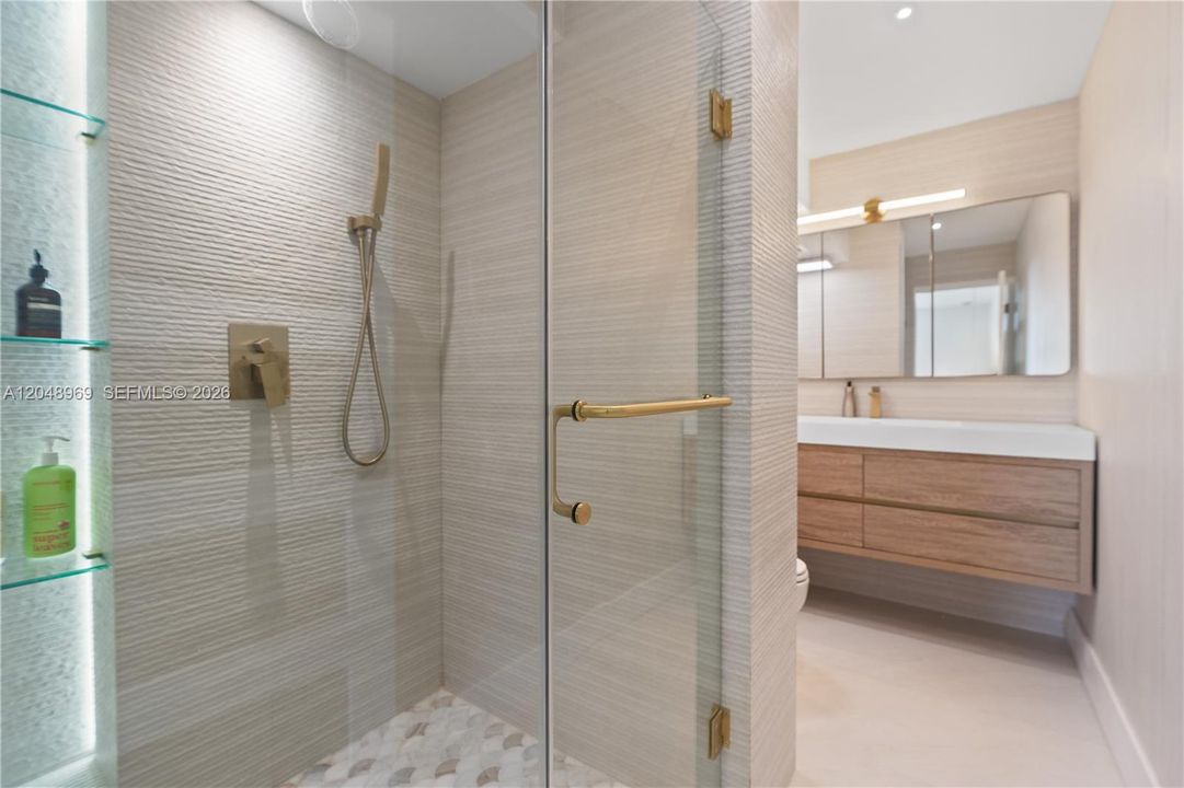 For Rent: $10,000 (3 beds, 2 baths, 1299 Square Feet)