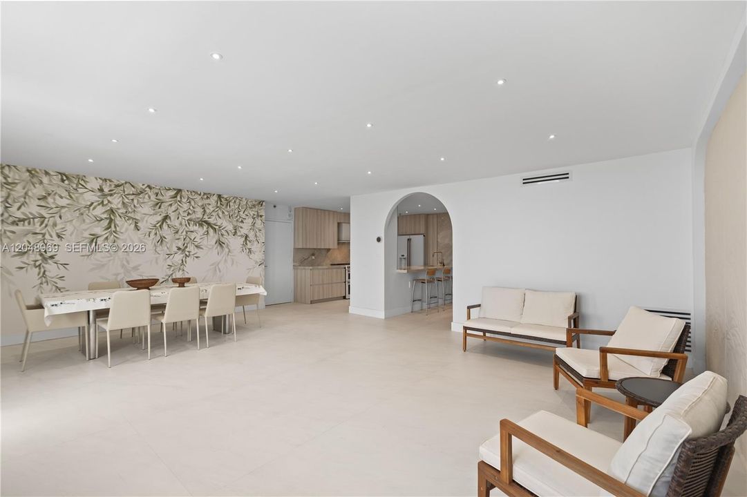 For Rent: $10,000 (3 beds, 2 baths, 1299 Square Feet)