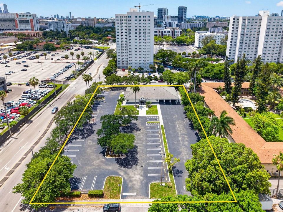 На продажу: $13,000,000 (0 спален, 0 ванн, 0 Квадратных фут)