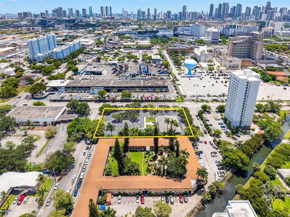 На продажу: $13,000,000 (0 спален, 0 ванн, 0 Квадратных фут)