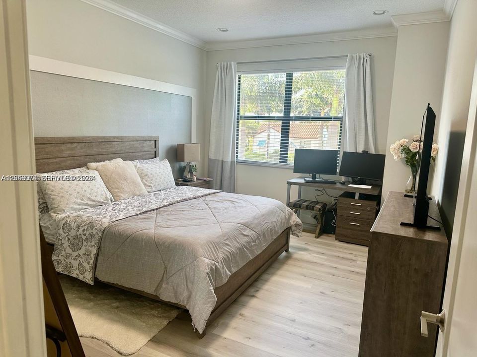 For Rent: $3,750 (3 beds, 2 baths, 1692 Square Feet)